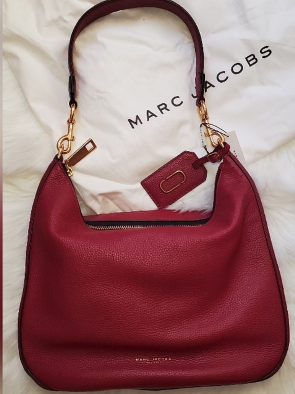 NWT Marc Jacobs Solid Burgundy Pebbled Leather Gotham City Bag - Picture 2 of 4